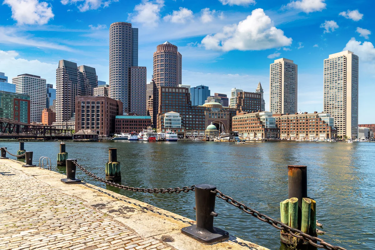 Panoramic view of Boston cityscape at Fan Pier Park
in a sunny day, USA