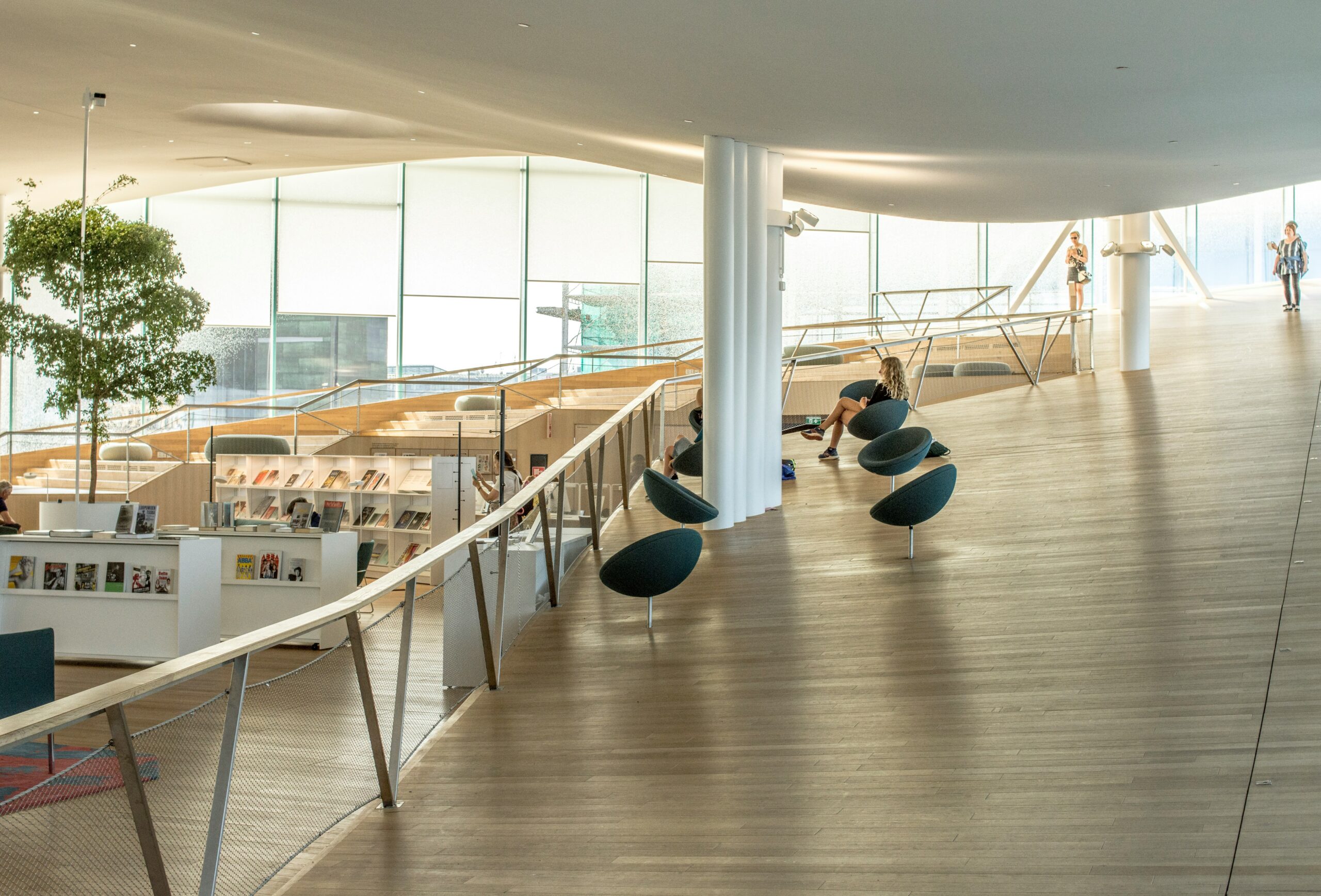 hayffield-l-q6e-U24IwUo-unsplash